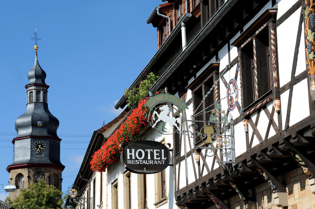 Weinkastell Zum Weissen Ross Hotell Kallstadt Exteriör bild